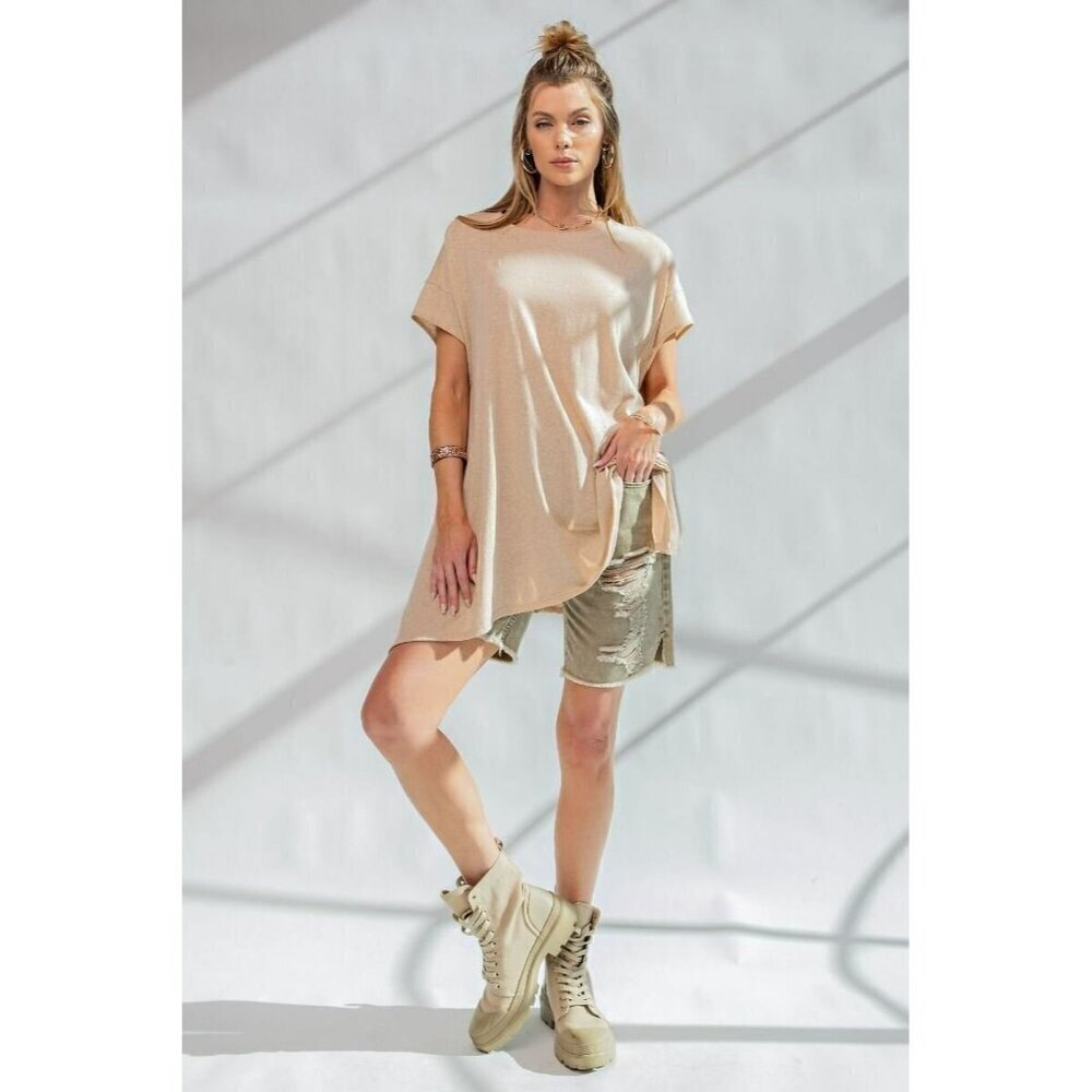 Weekender Legging Friendly Tunic Top in Khaki - Picture 2 of 5